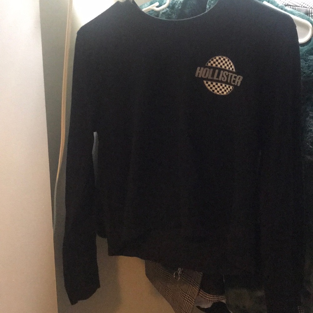 hollister black shirt